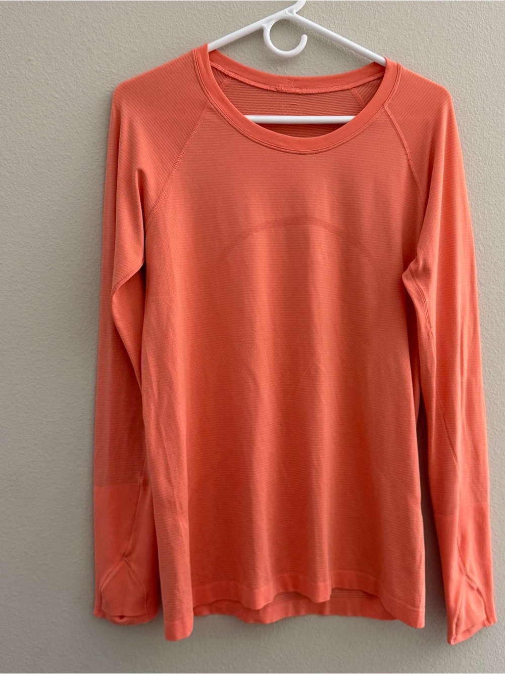 Lululemon Swiftly Tech Long-Sleeve Shirt 2.0 size 10 orange